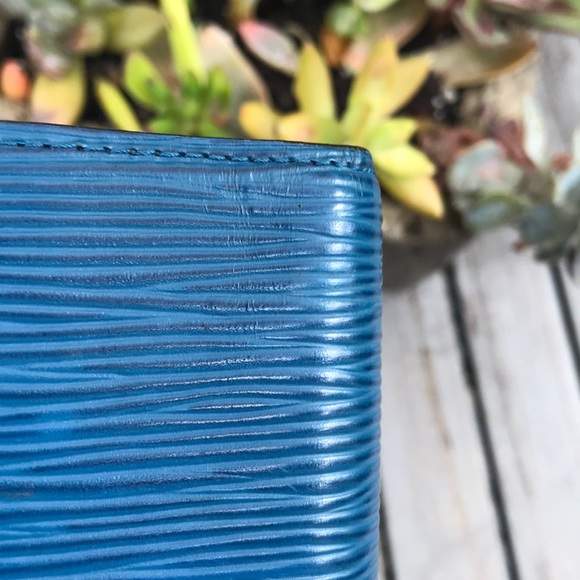 💗SOLD💗Louis Vuitton Toledo blue epi agenda pm - Picture 13 of 16